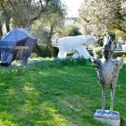 Le Coq, le taureau et l'ours blanc