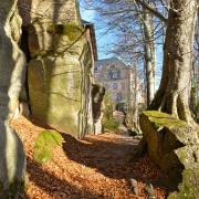 Le couvent surplombe le chemin de croix