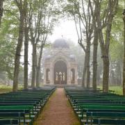 Le Dôme monumental dans le parc des Chapelins a été bâti...