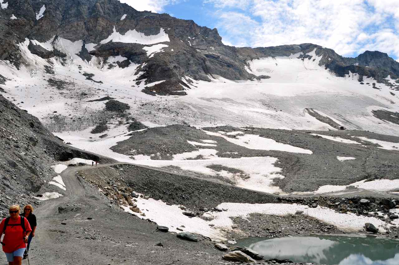 Le glacier de Bellecôte, ou ce qu'il en reste, à 3200 m 