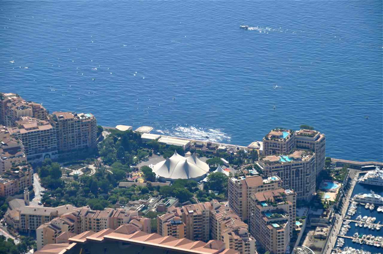 Le parc de Fontvieille et la roseraie Grace de Monaco