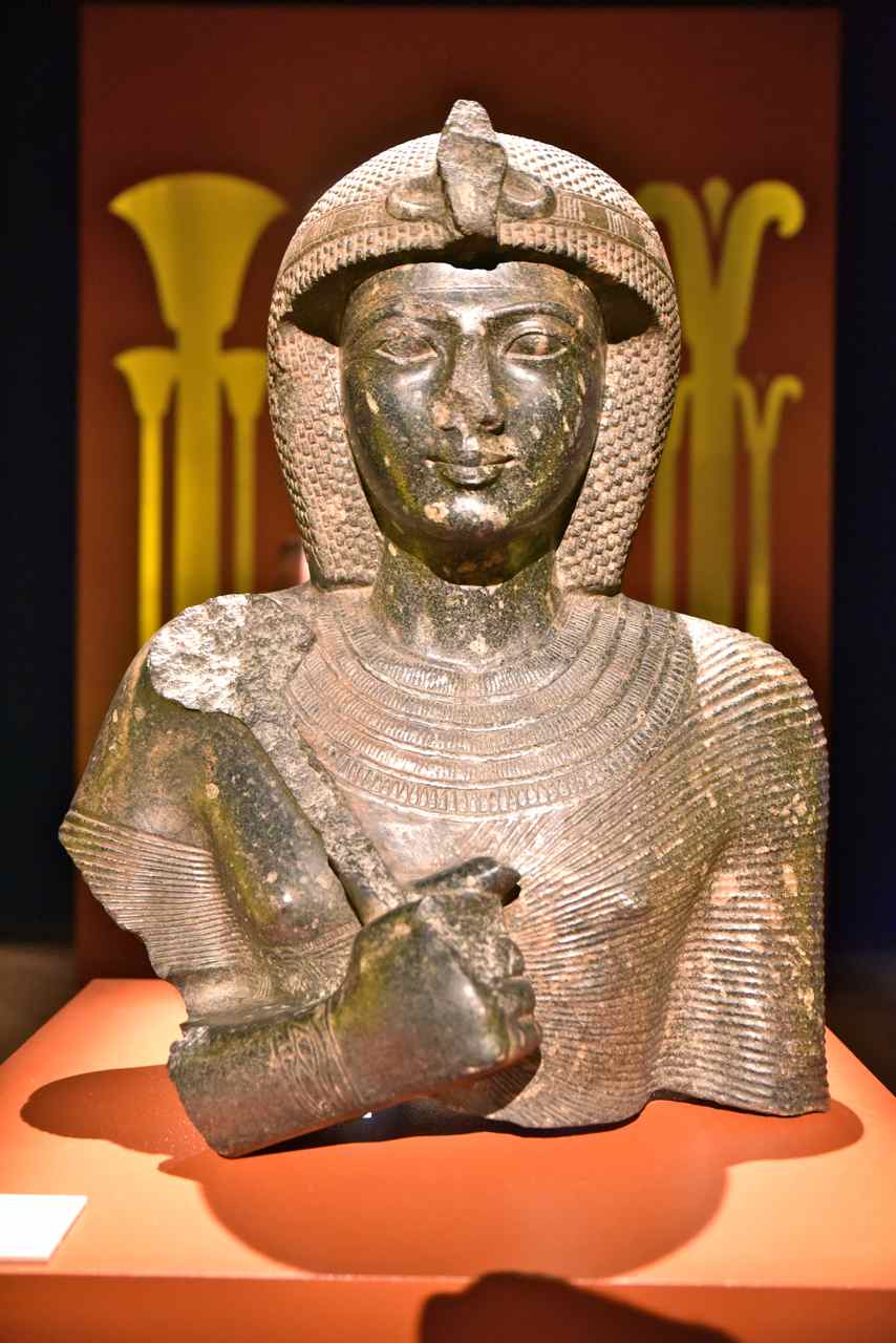 Le pharaon Ramsès II-Granite noir-XIX° dynastie