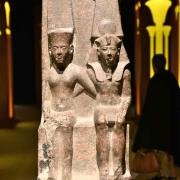 Le pharaon Toutmosis III et le dieu Amon-Granite rose-XVIII° dynastie