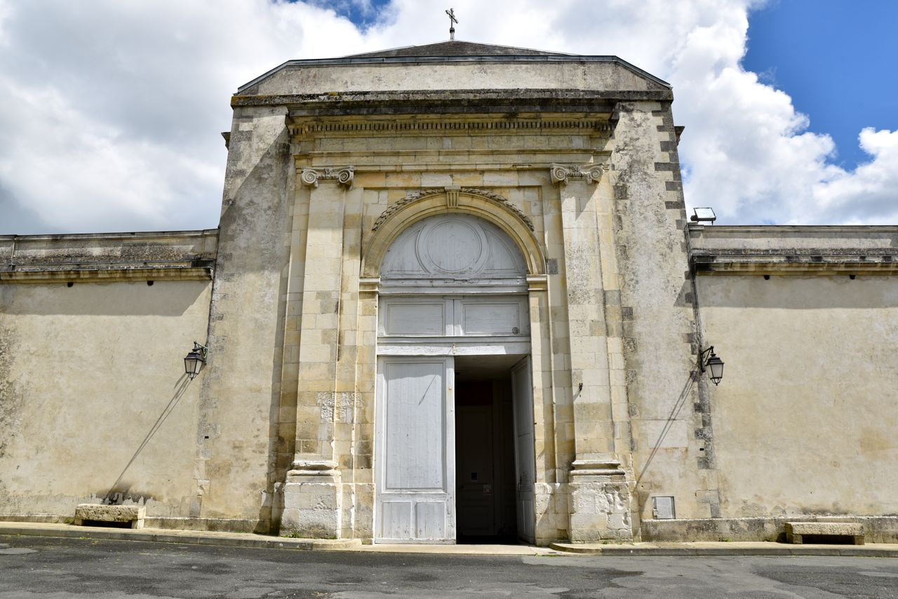 Le portail de l'église Saint-Jean-Baptiste, fin du XIX° siècle
