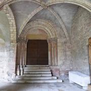 Le portail sud permettait l'accès à l'abbatiale depuis le cloître