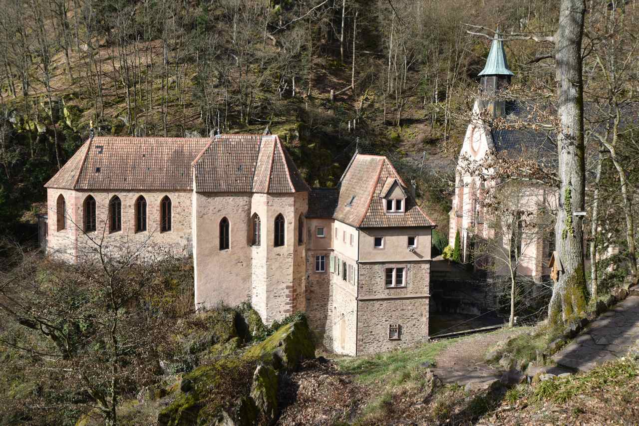 Le sanctuaire du Dusenbach est implanté dans un site sauvage