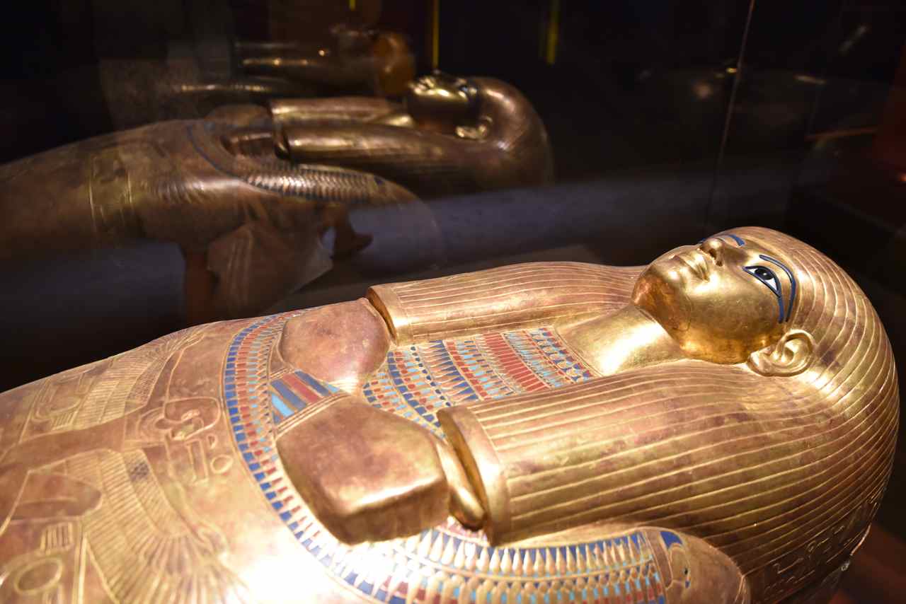 Le sarcophage de Chéchonq II-Gros plan