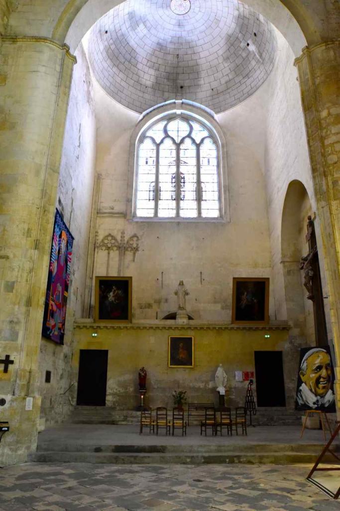 Le transept nord abrite la chapelle du Sacré-Coeur