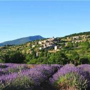 Le village d'Aurel perché sur son promontoire