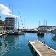 Le Yacht Club de Monaco, oeuvre de l'architecte Norman Foster...