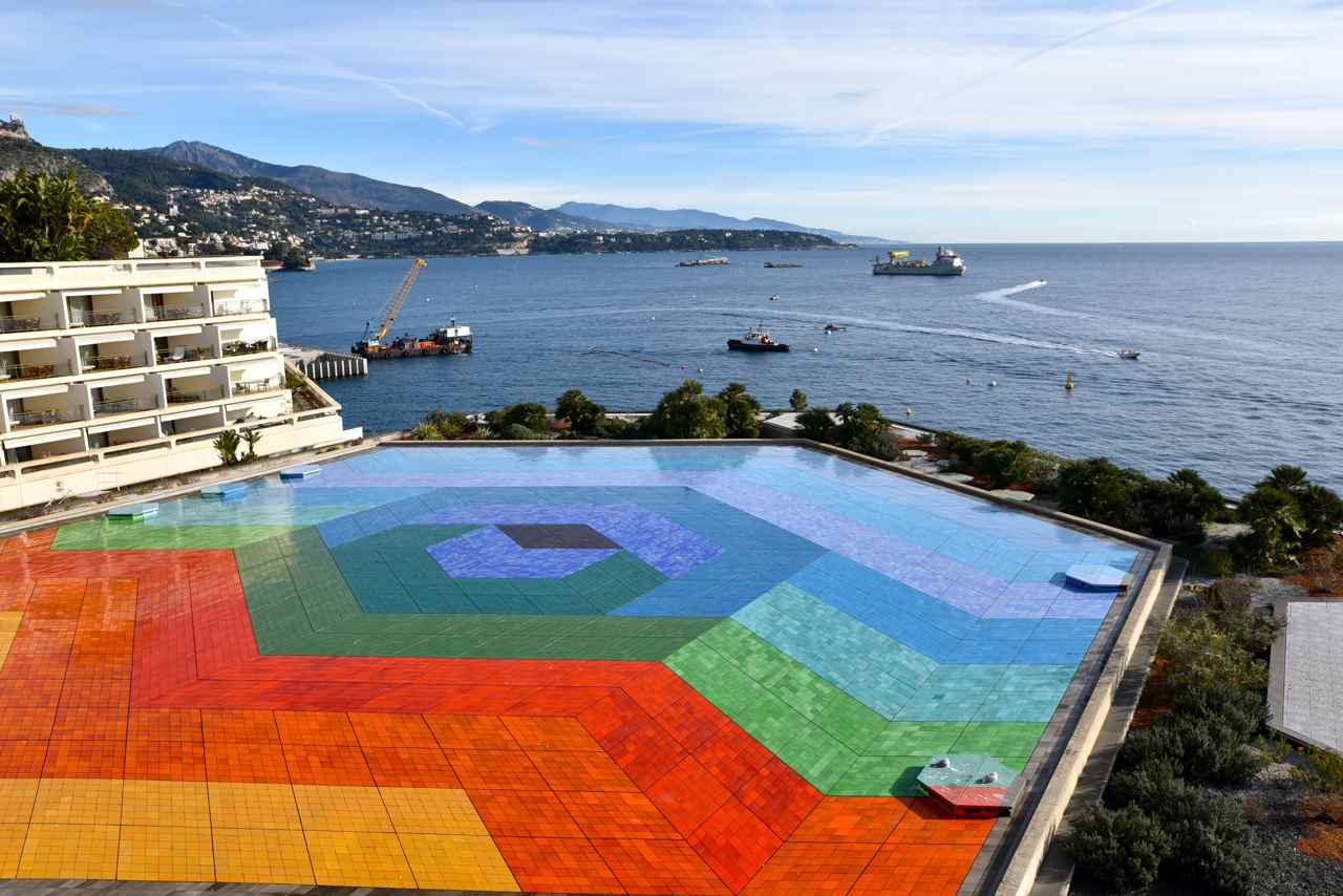 Les bateaux chantiers vus depuis la terrasse du Casino