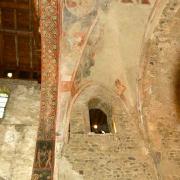 Les fresques du pilier de voûte ont été peintes aux XII et XIII° s