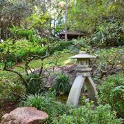 Les jardins zen comportent plusieurs collines