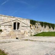 Les latrines. Même leur  architecture était soignée