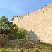Les murailles ont une longueur de 100m et une largeur de 60m