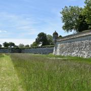 Les remparts et la courtine de Richelieu