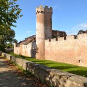 Les remparts extérieurs de la ville ont été  bâtis à la fin du moyen-âge.