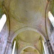 Les trois coupoles sur pendentifs de la nef vues depuis le transept