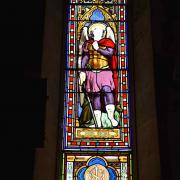 Les vitraux de la nef : saint Michel...