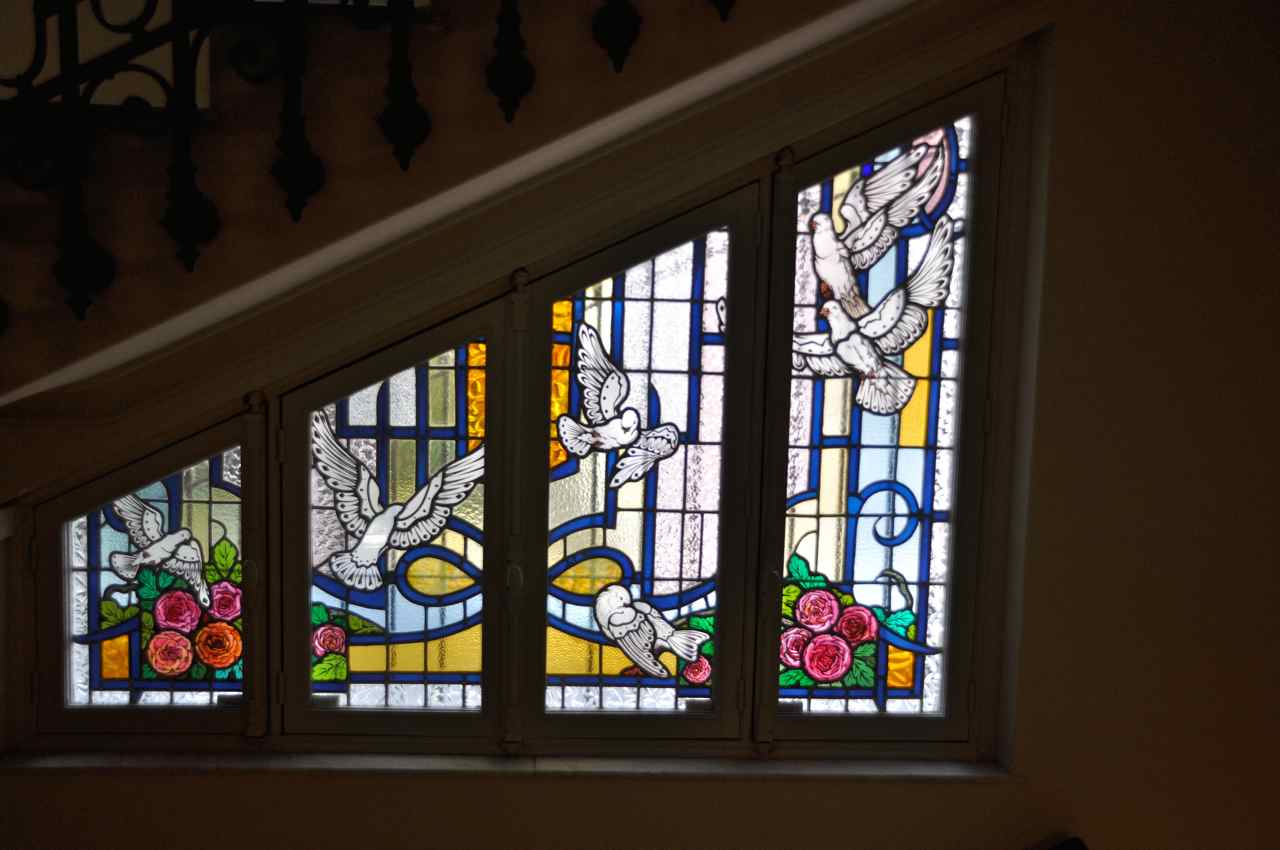 Les vitraux sont du Maître Verrier Fassi Cadet de Nice.-2