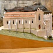 Maquette de l'église du couvent des Carmes au XIV° siècle. Façade sud