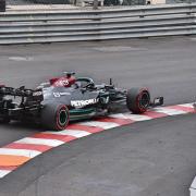 Classé 7ème, Mercedes n°44, pilote Lewis Hamiltonau virage Louis Chiron