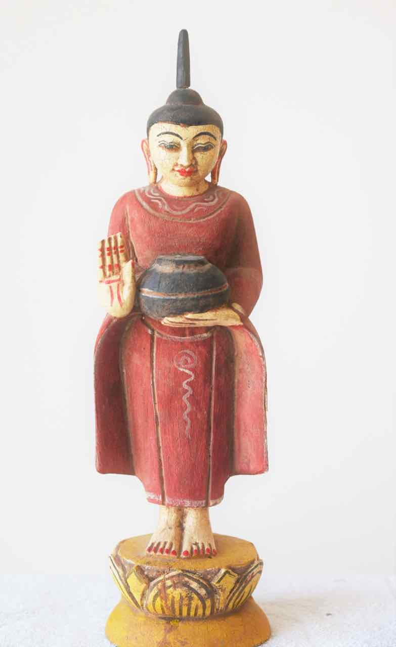 Moine tibétain geste d'absence de crainte de protection