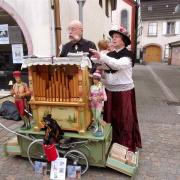 On pousse la chansonnette