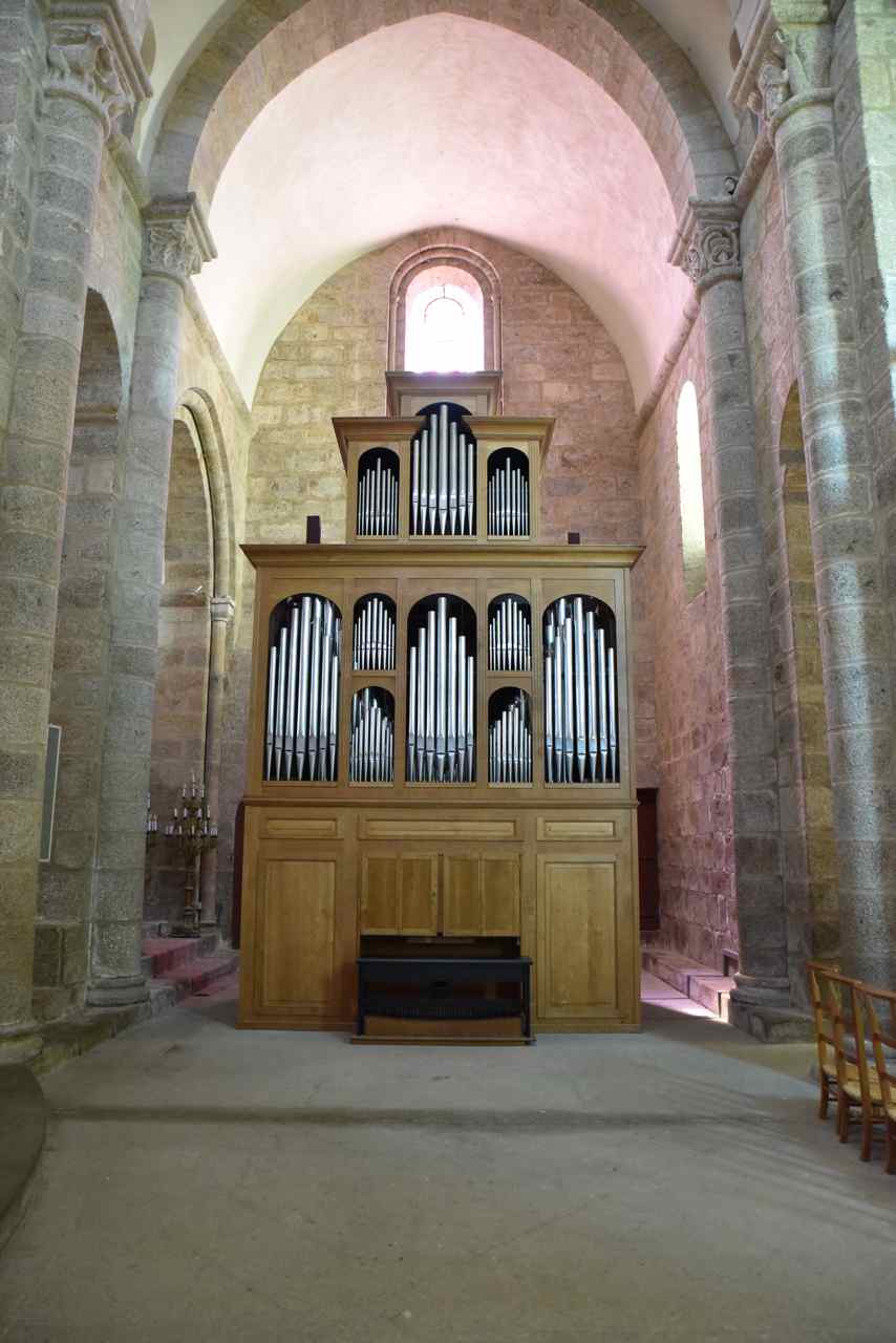 ...orgue du transept construit par Denis Lacorre en 2010
