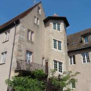 Partie arrière de l'hôtel de la Couronne avec sa tourelle d'escalier