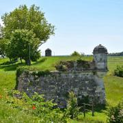 Porte d'Hiers, la courtine Richelieu et les marais