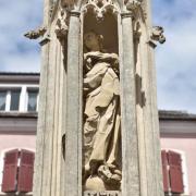 ...qui ont été installés sur la fontaine de la Vierge bâtie en 1853