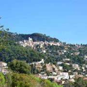 Roquebrune Village, vu depuis le chemin des Douaniers