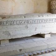 Sarcophage en pierre du baron de la Romagère-Seigneur de Fontaine
