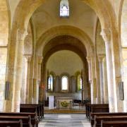 ....sur doubleaux reposant sur des grandes arcades en plein cintre