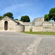 ...sur l'ordre de Richelieu. 60000 livres de poudre pouvaient y étaient stockées