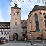 Tour-beffroi et chevet de l'église de l'hôpital