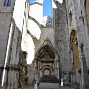 Transept nord : en avant plan le tombeau de Catherine du Portugal