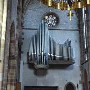 Transept Sud, lustre, orgue Roethinger de 1953 et rosace