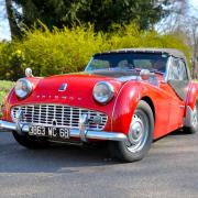 Triumph TR3-1957-Poids 904 kg- vitesse 169 km:h