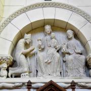 Vierge en Majesté entre saint Pierre et un évêque (XII°s rénové au XIX°s)
